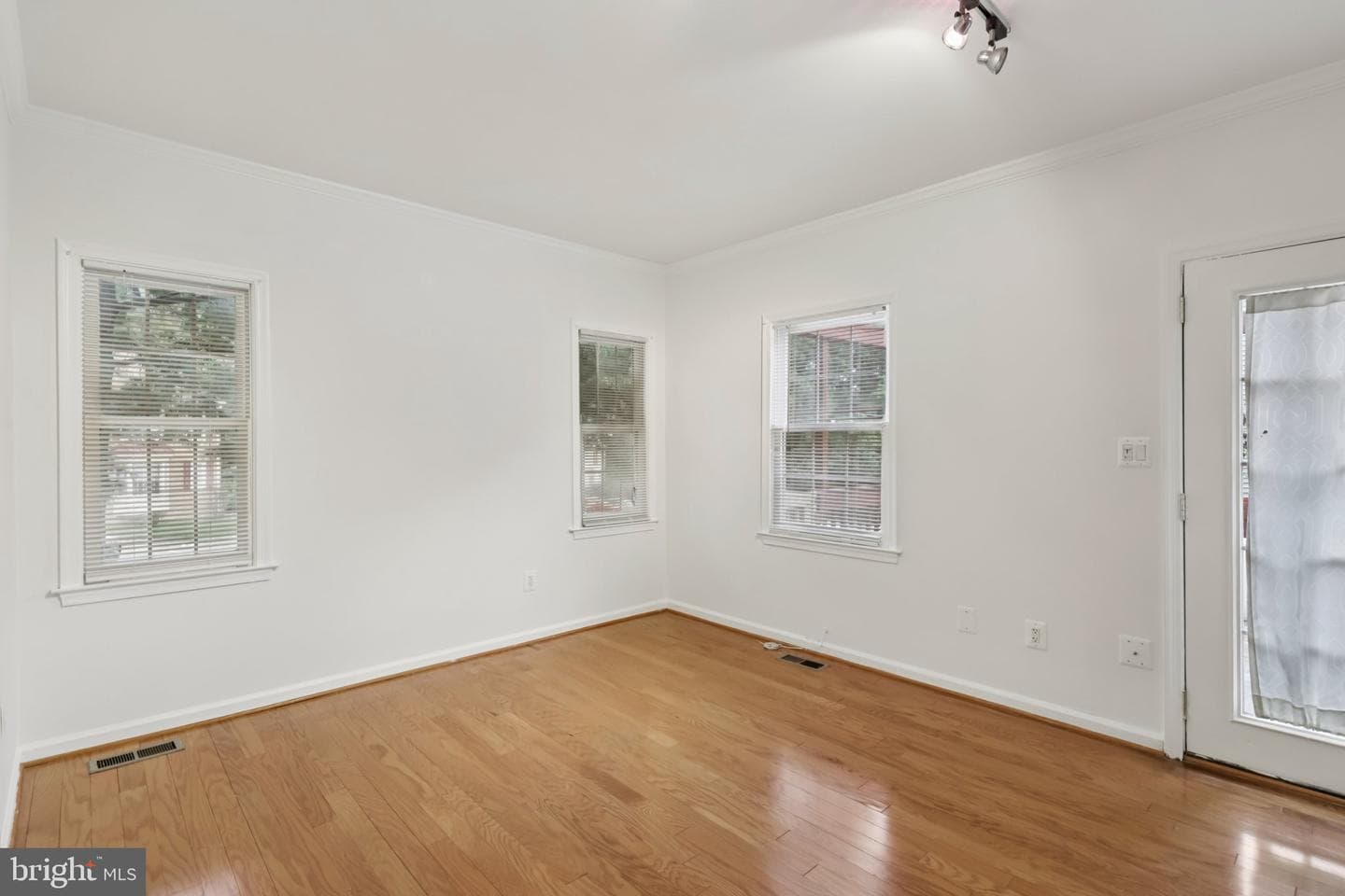 7673 Northern Oaks Court photo 18