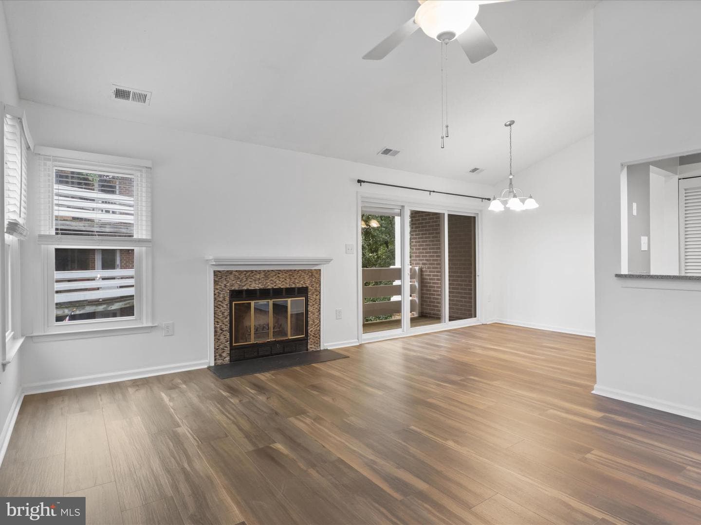 7598 Lakeside Village Drive photo 4