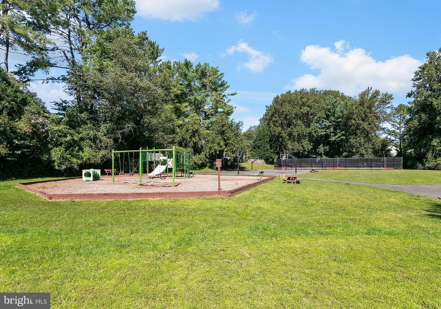 6111 Wilmington Drive photo 34