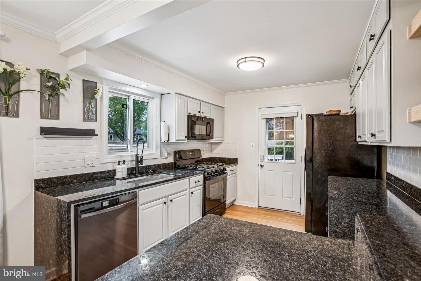 5808 Ash Drive photo 8