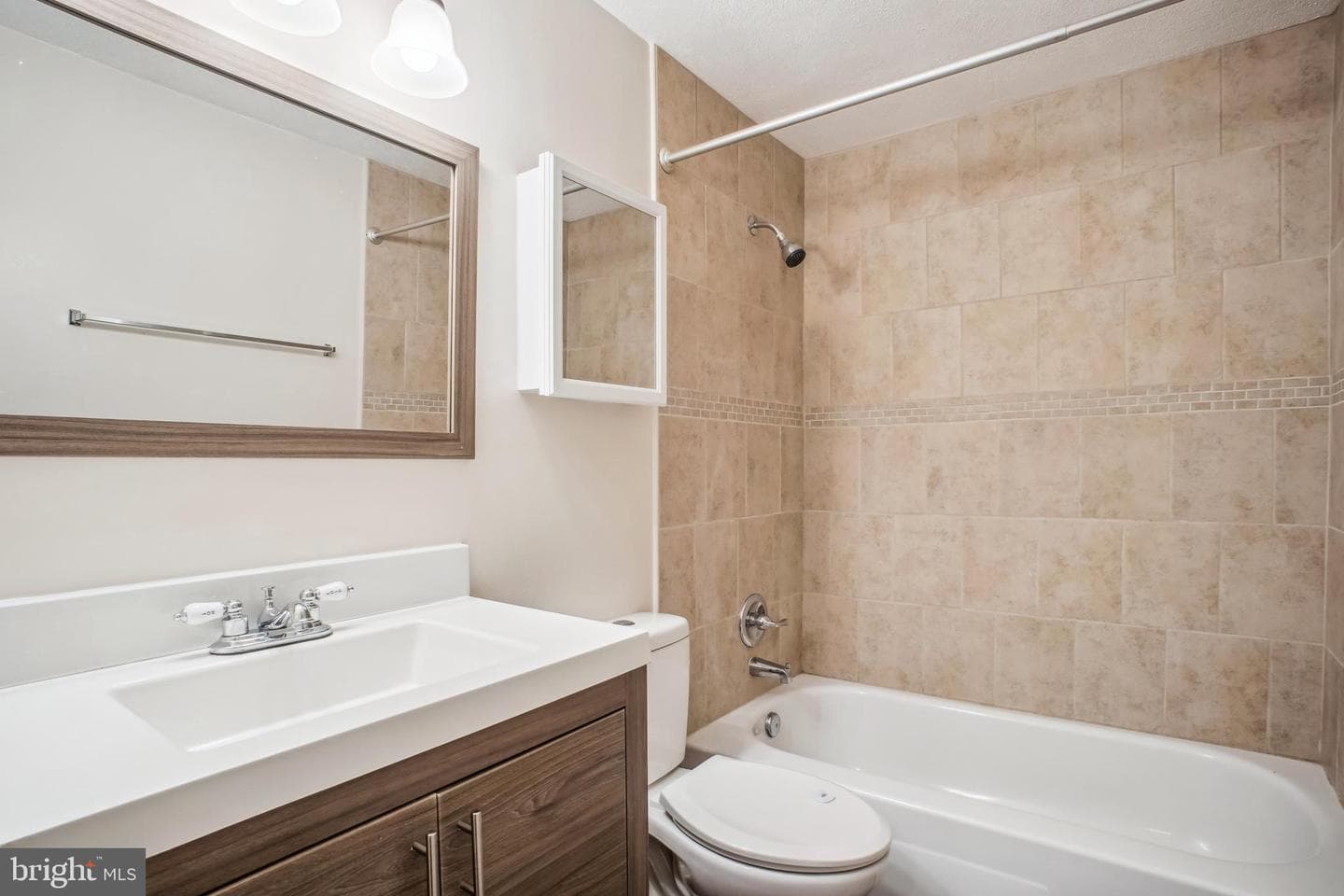 7923 Fitzroy Street photo 28