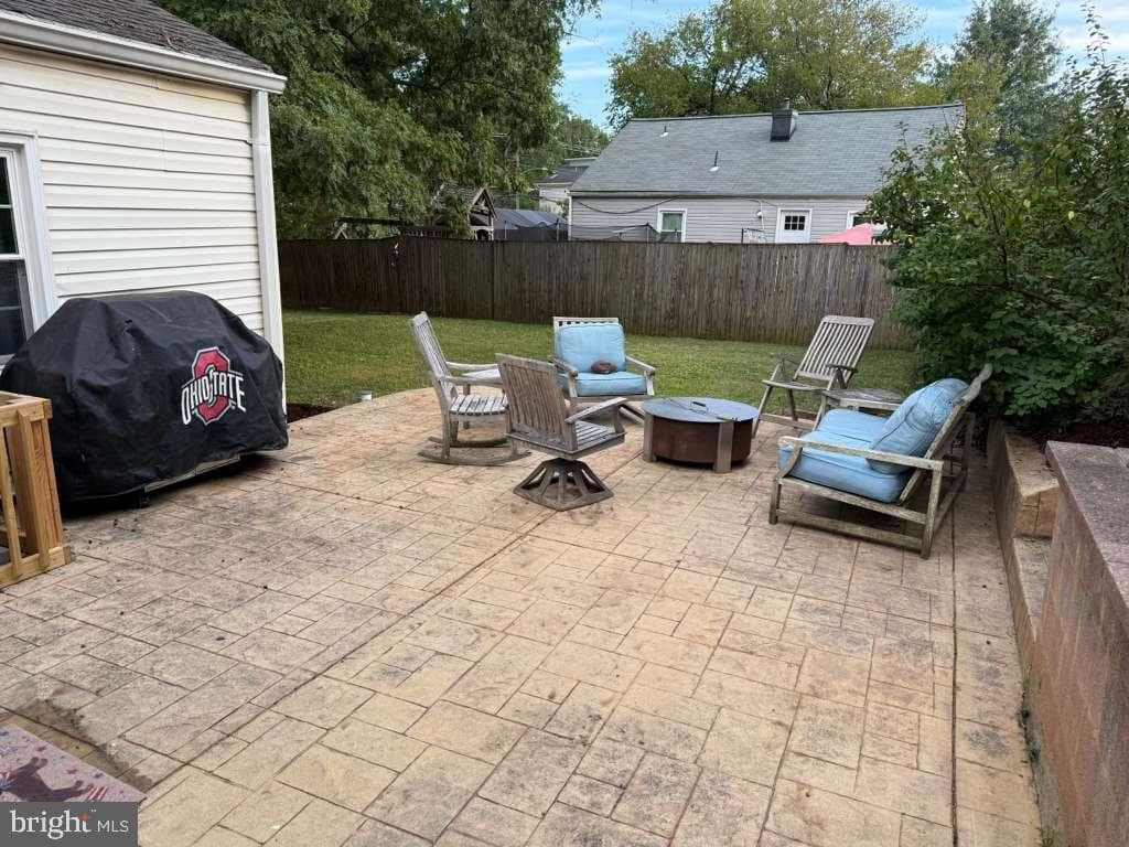 2112 Pimmit Drive photo 3