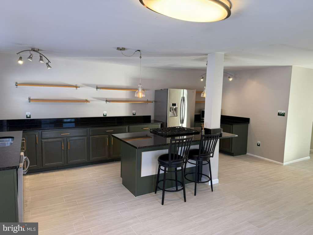 2112 Pimmit Drive photo 9