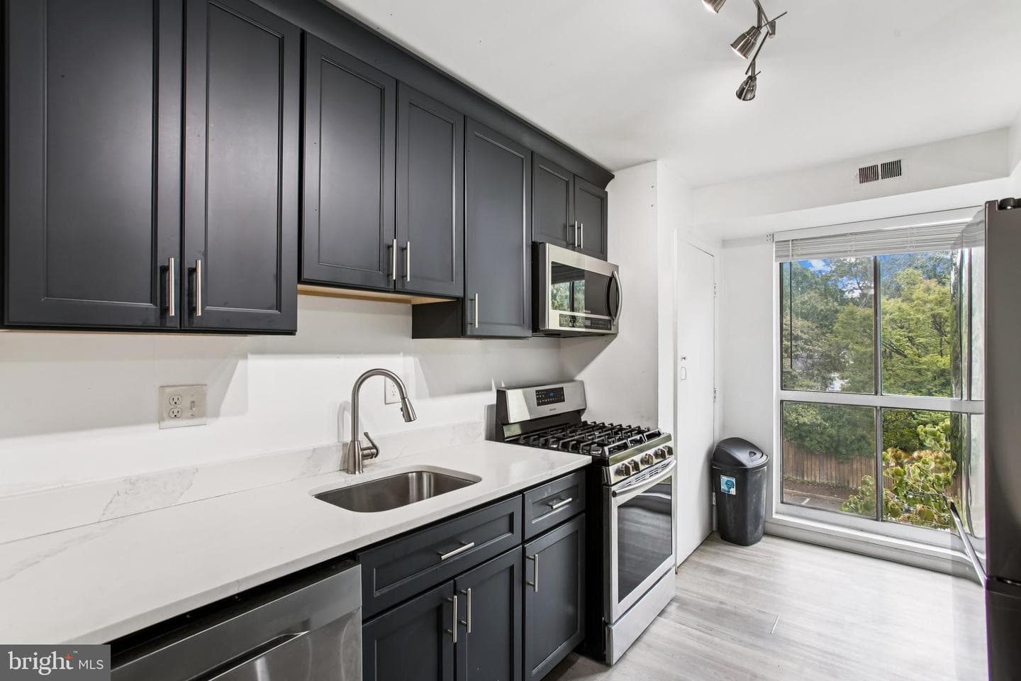 5608 Bloomfield Drive #204 photo 11