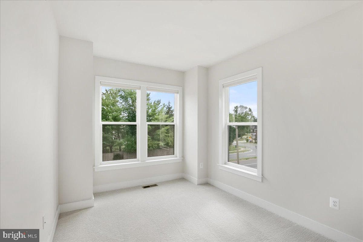 12768 Sunrise Valley Drive photo 25