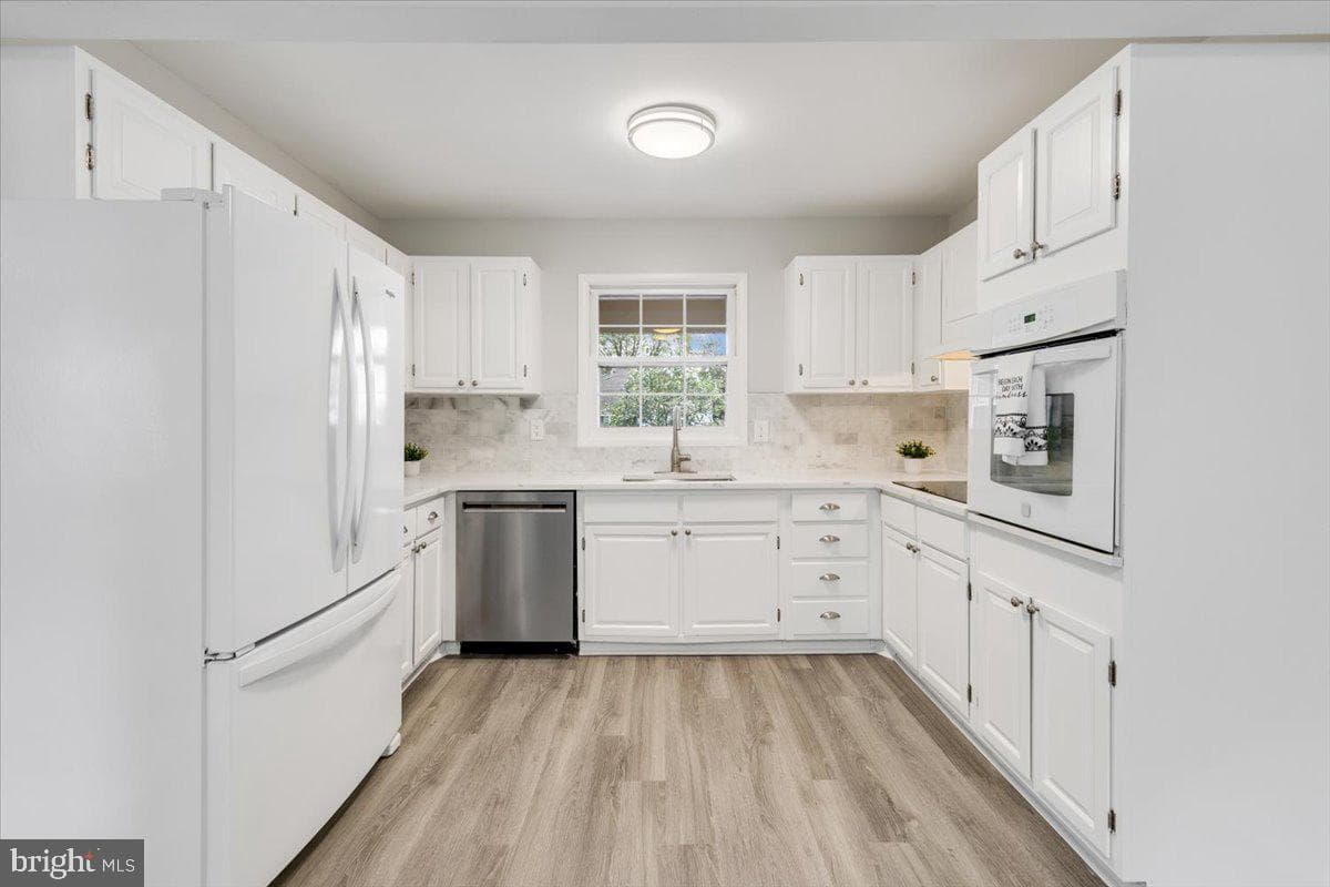 4133 Point Hollow Lane photo 11