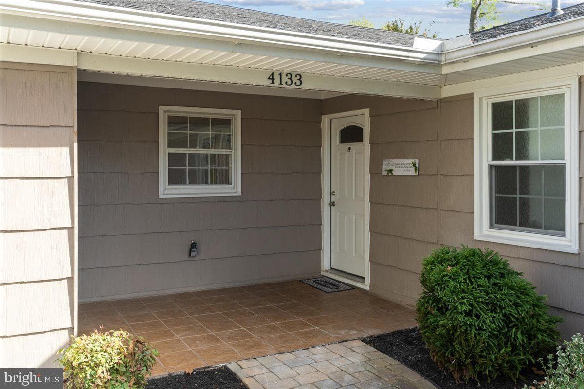 4133 Point Hollow Lane photo 2