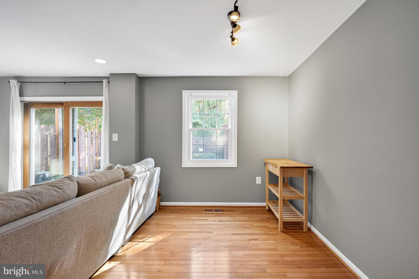 9909 Lakepointe Drive photo 18