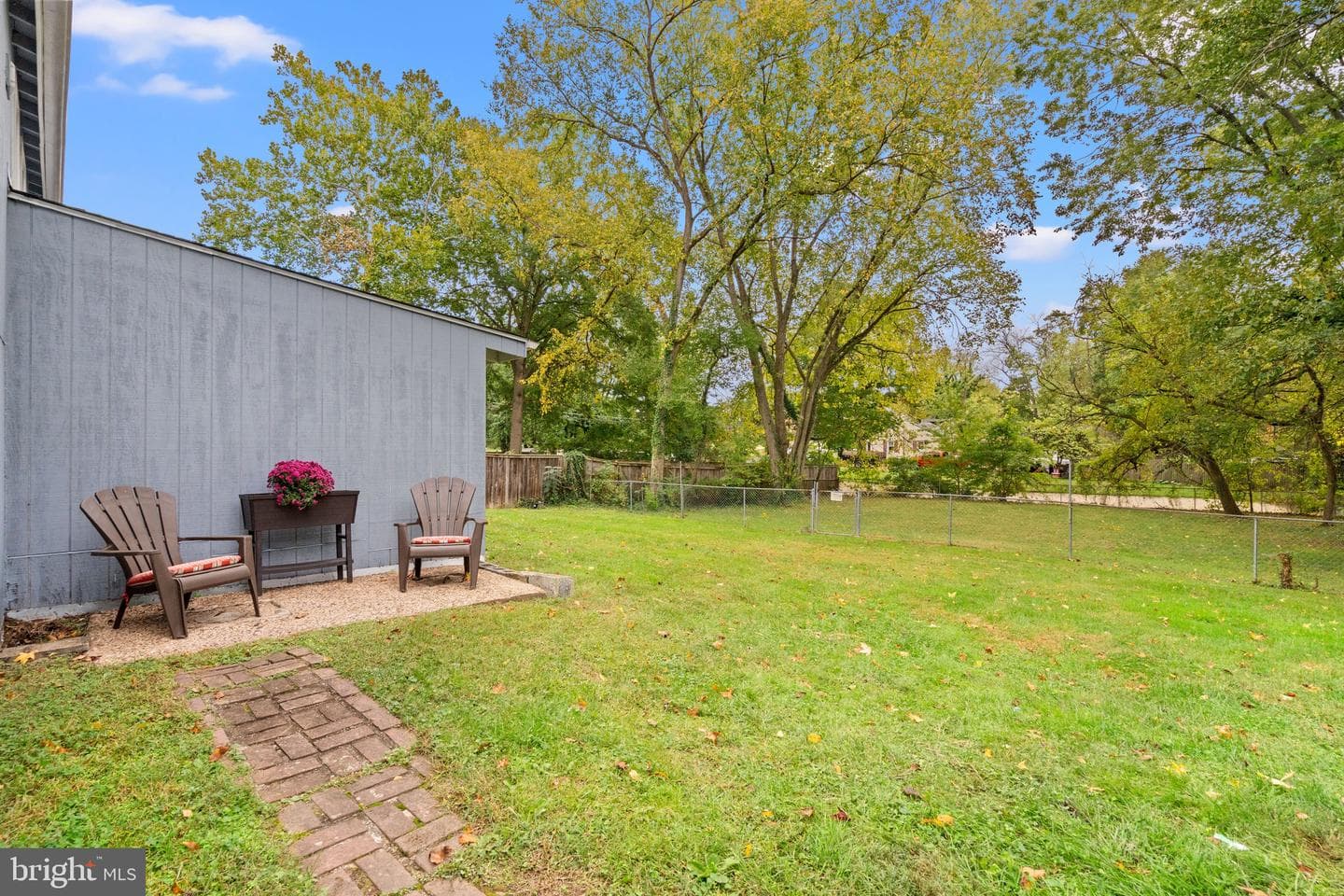 5005 Rosemont Avenue photo 41