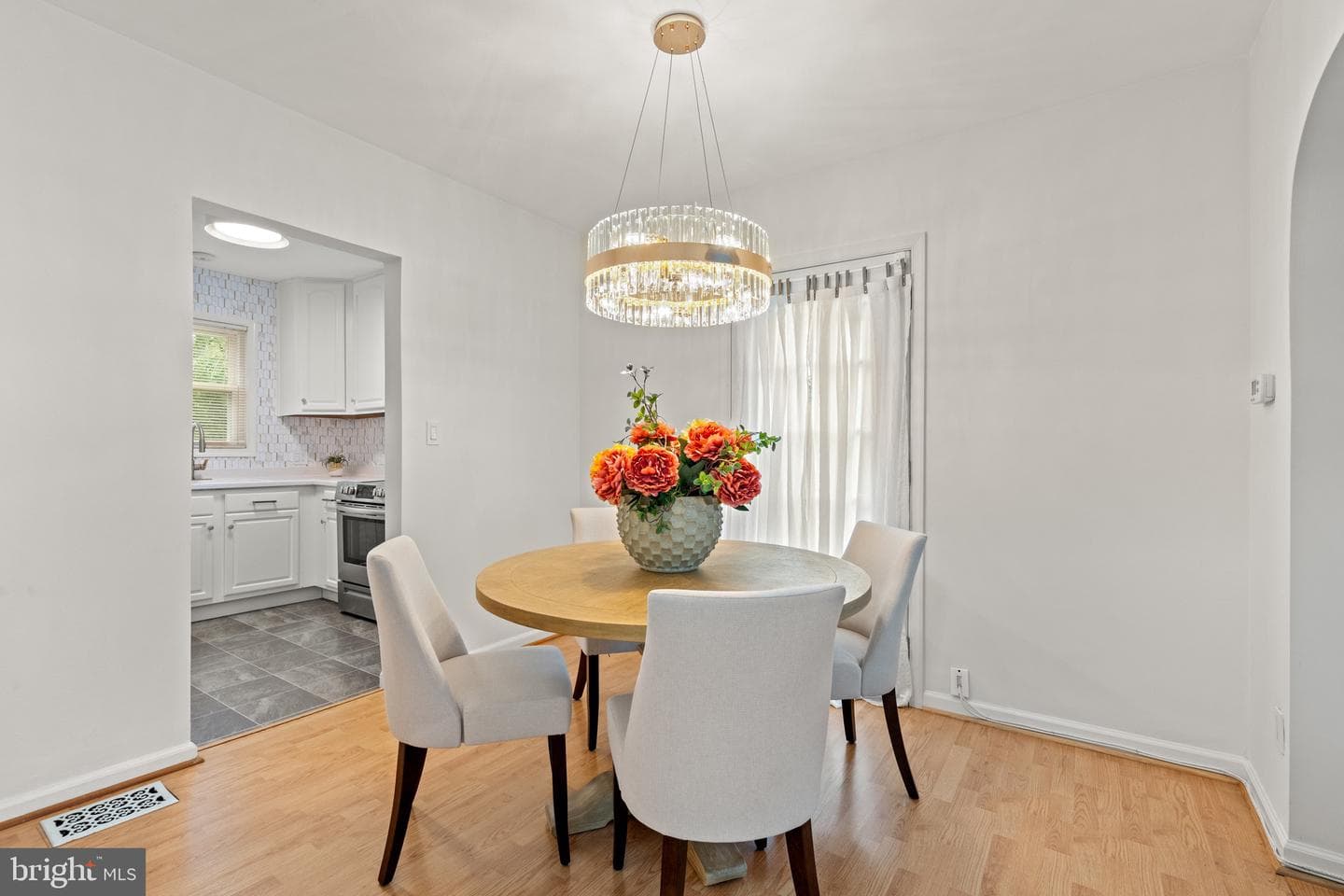 5005 Rosemont Avenue photo 8