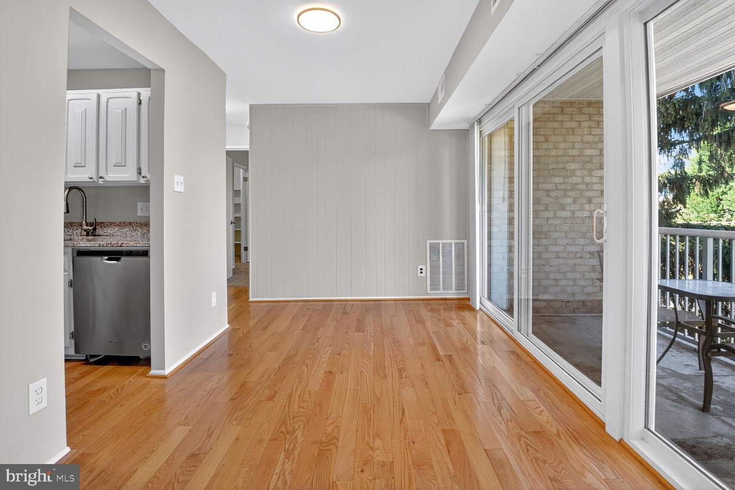 2907 Charing Cross Road #14 photo 6