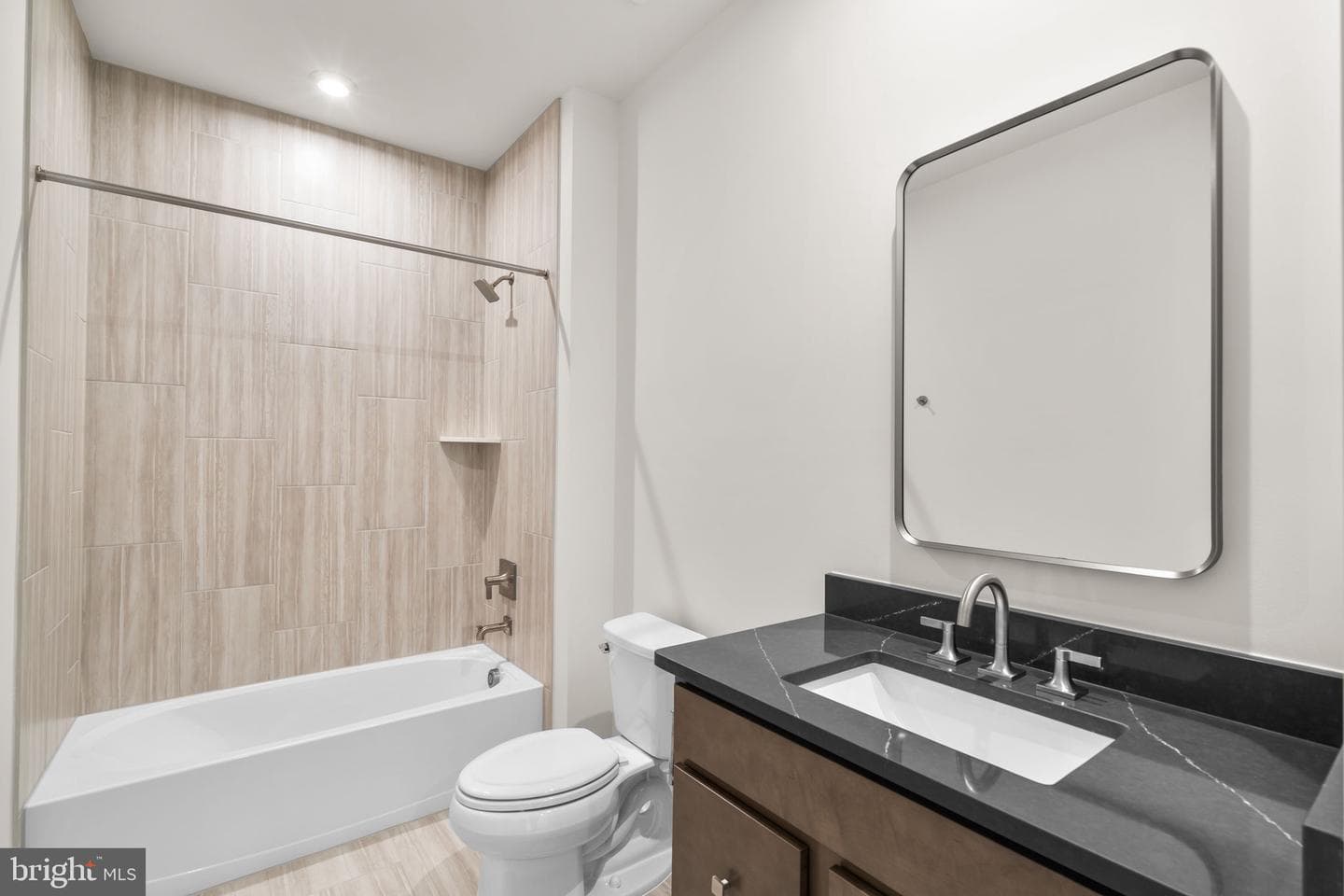 13724 Aviation Place photo 24