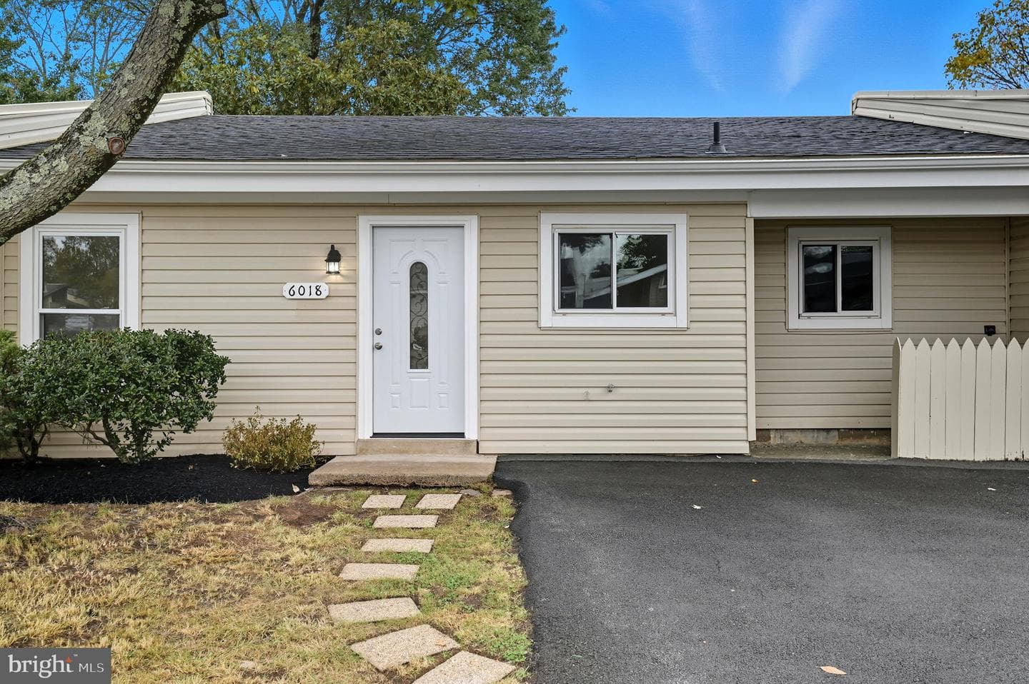 6018 Regents Park Road photo 2