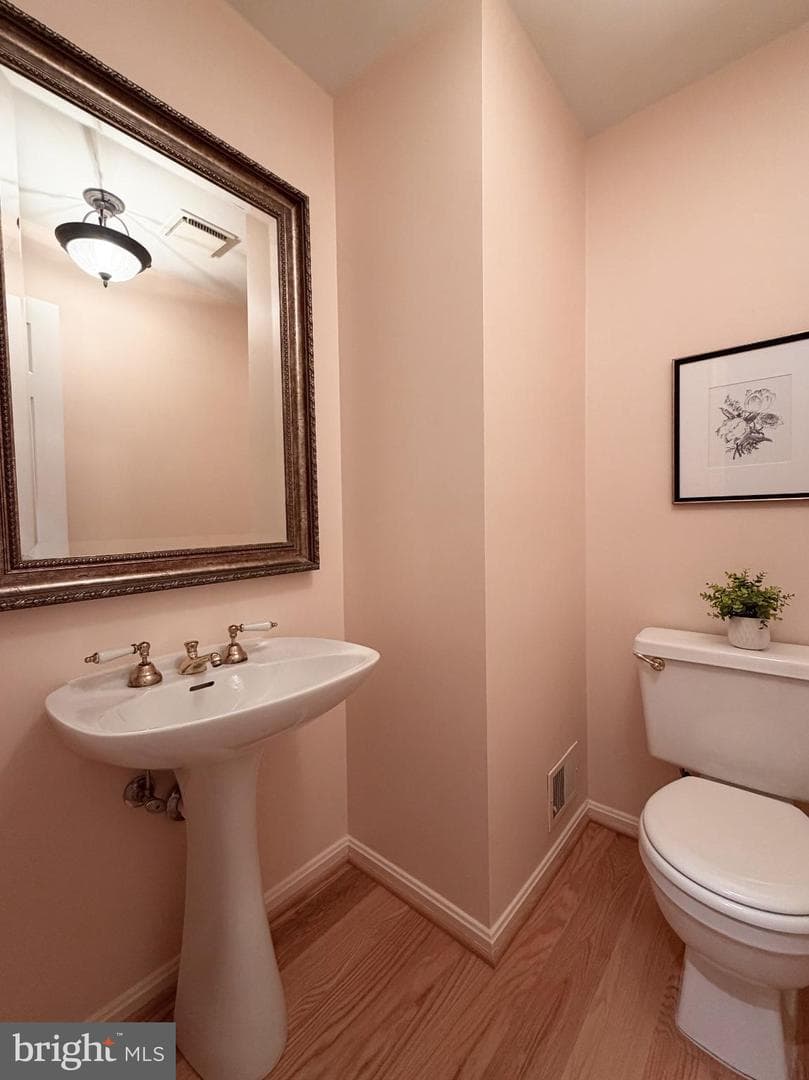 1423 McLean Mews Court photo 16