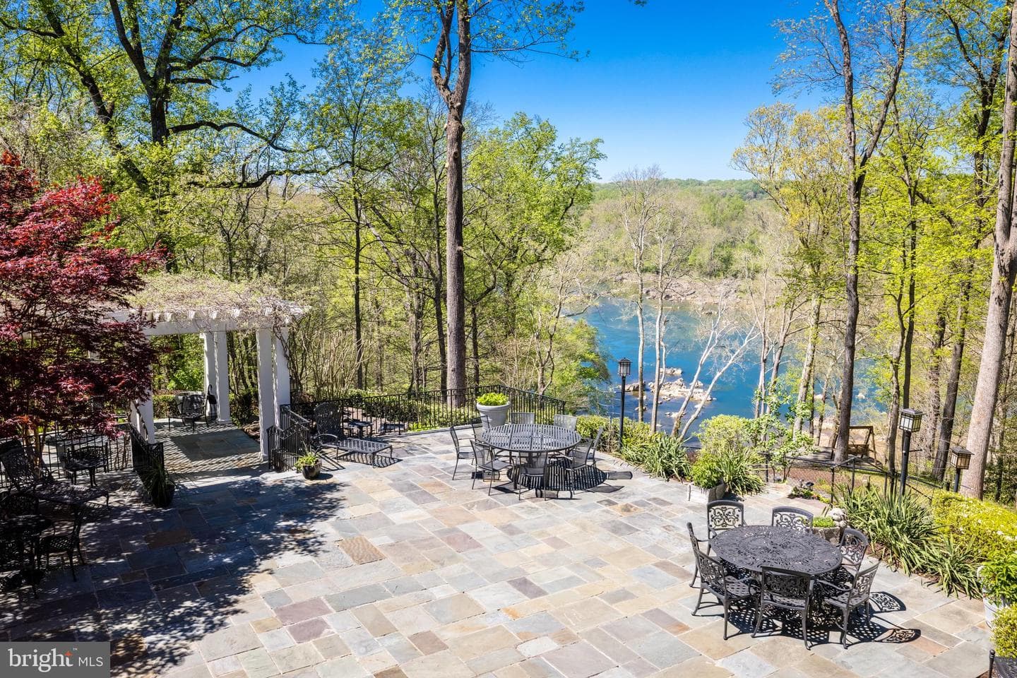 658 Live Oak Drive photo 3