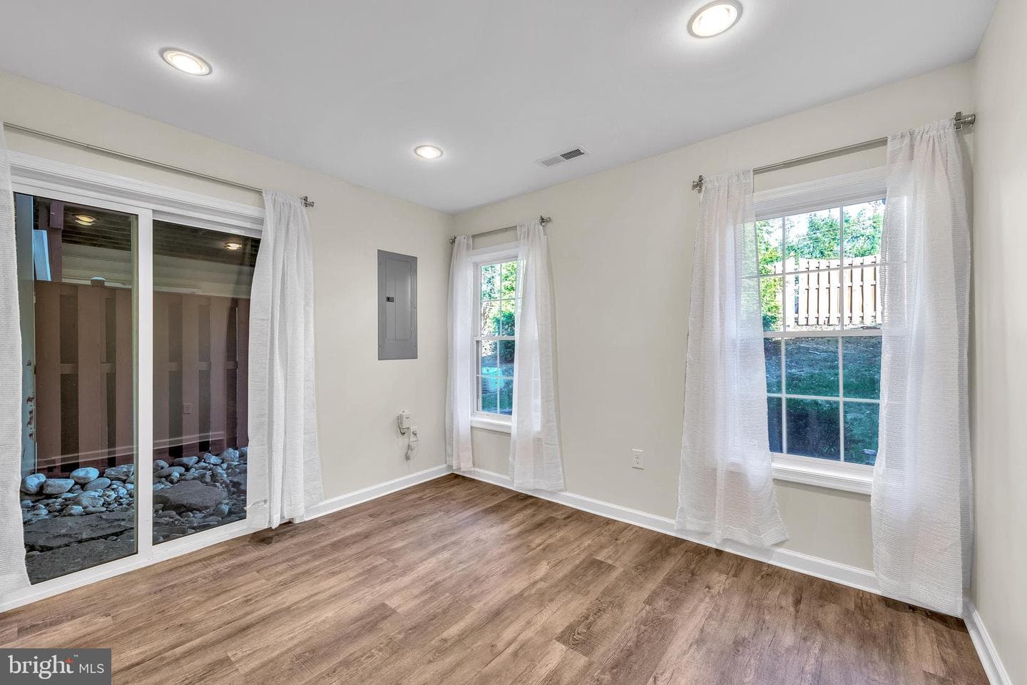 4627 Deerwatch Drive photo 5
