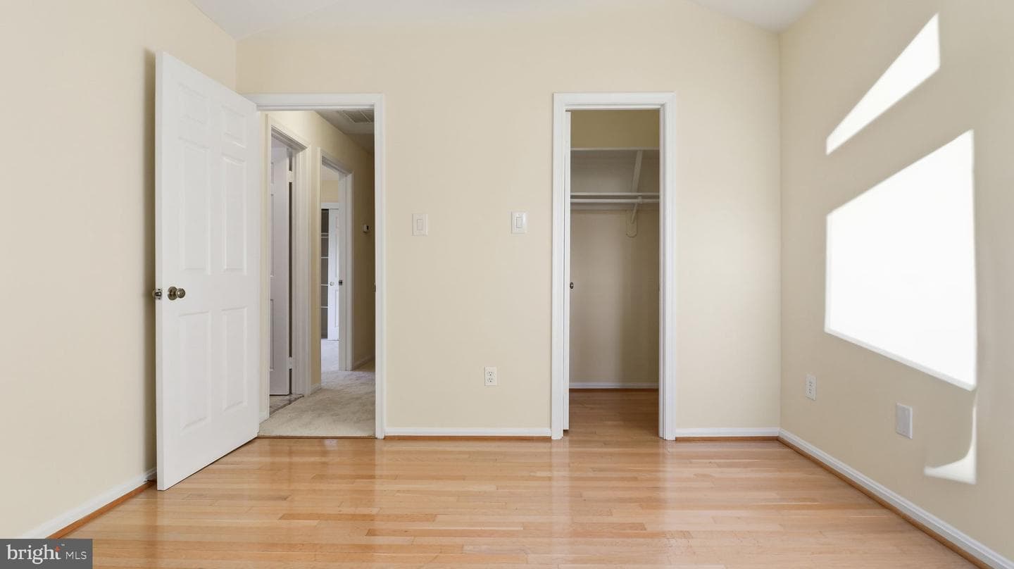 1803 Abbey Glen Court photo 30
