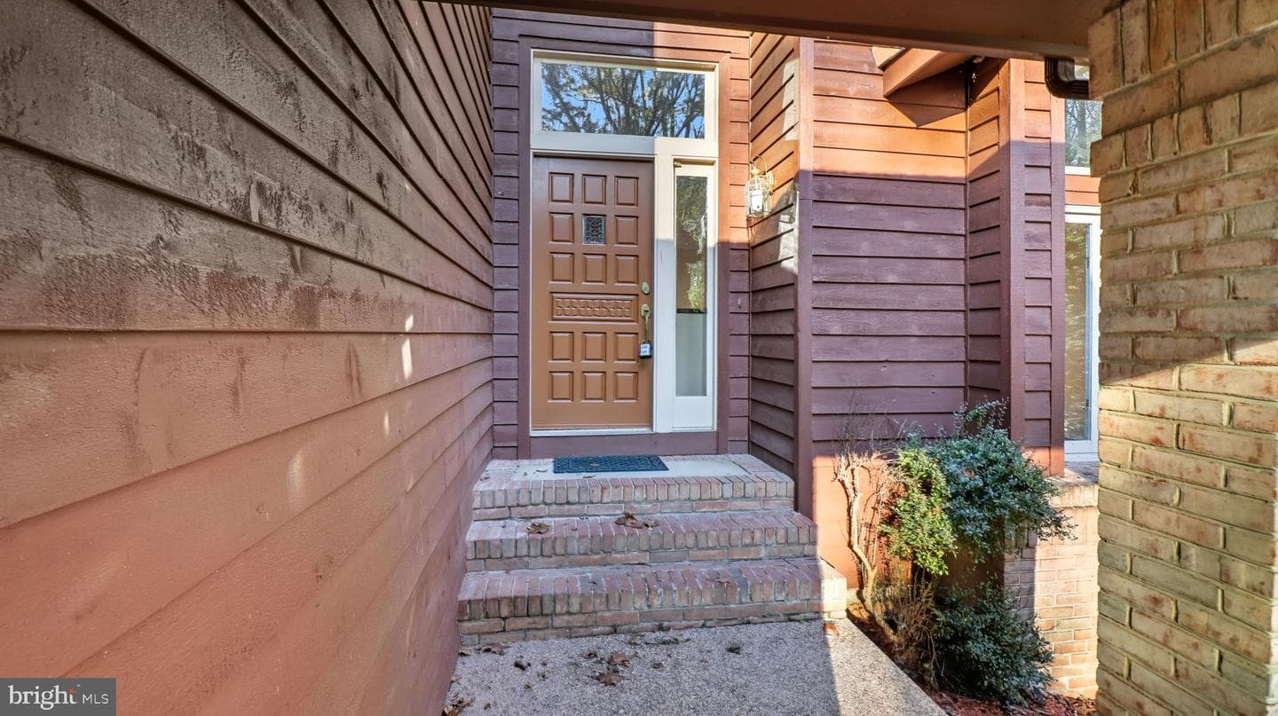 1803 Abbey Glen Court photo 4