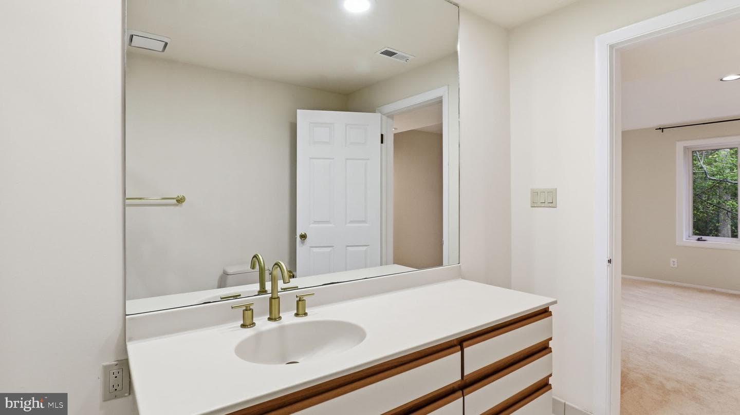1803 Abbey Glen Court photo 49