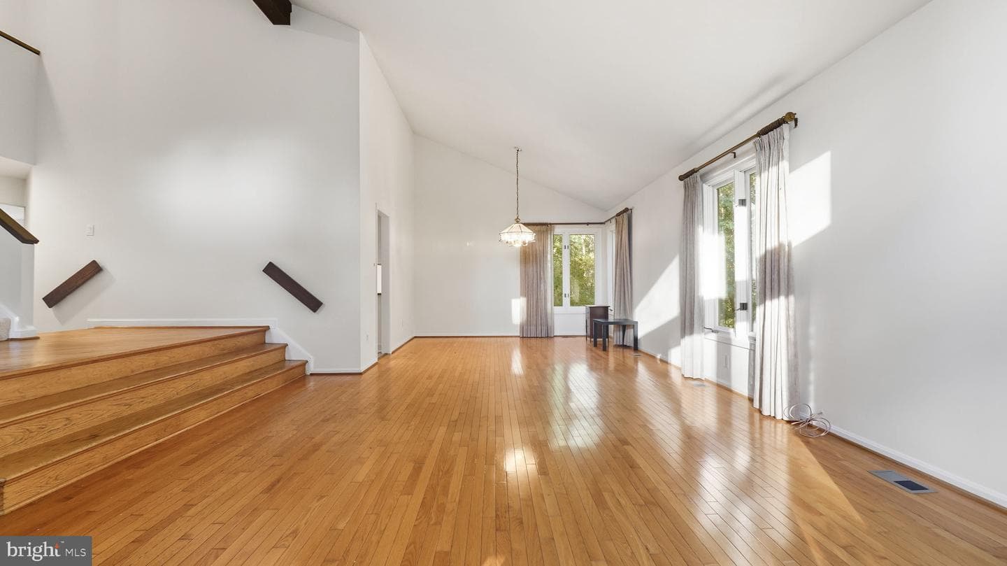 1803 Abbey Glen Court photo 8