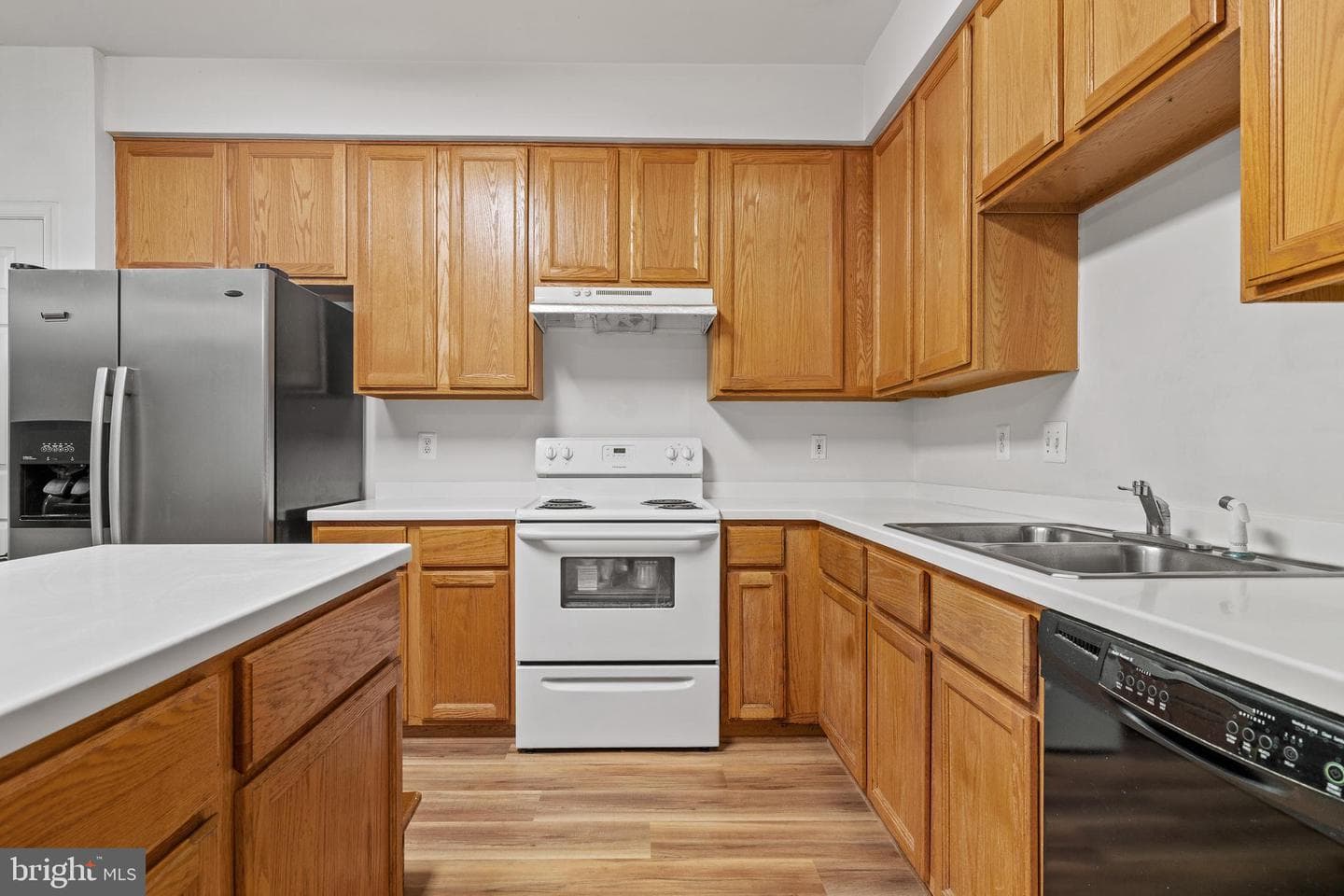4057 Cornwall Court photo 5