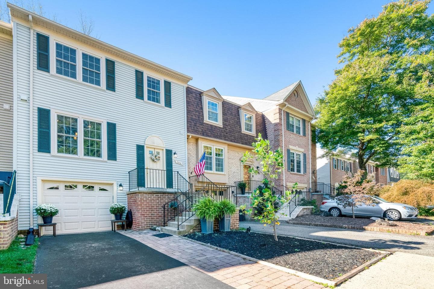 7714 Shootingstar Drive photo 2