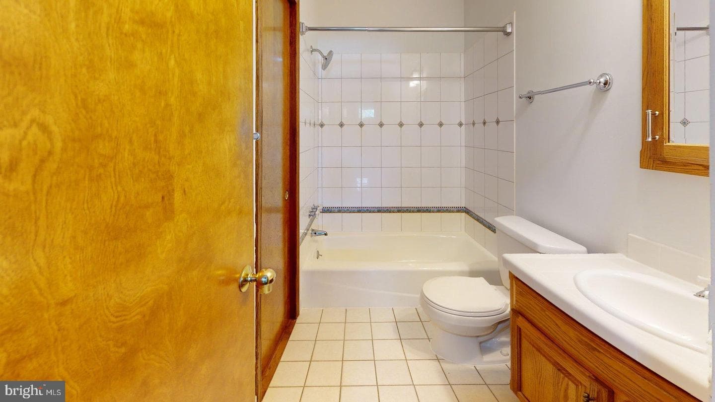 13366 Hungerford Place photo 28