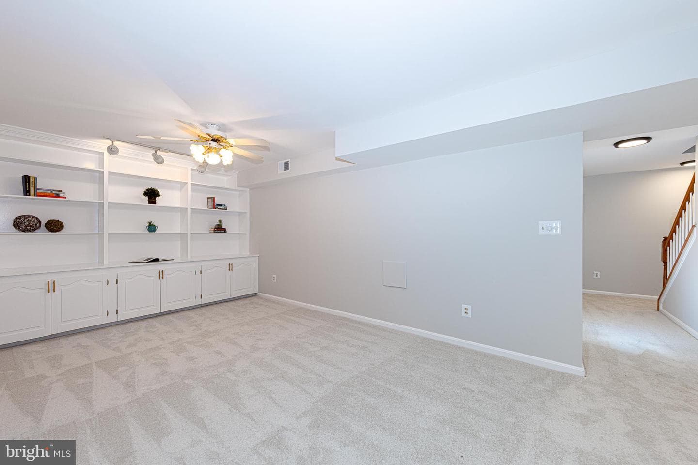 9596 Oakington Drive photo 37