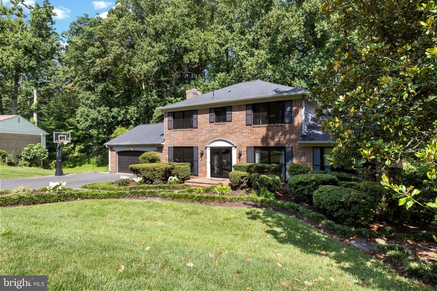 8908 Lynnhurst Drive photo 2