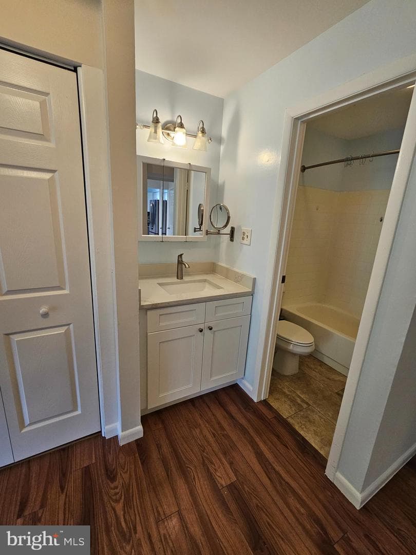 5809 Royal Ridge Drive #i photo 10