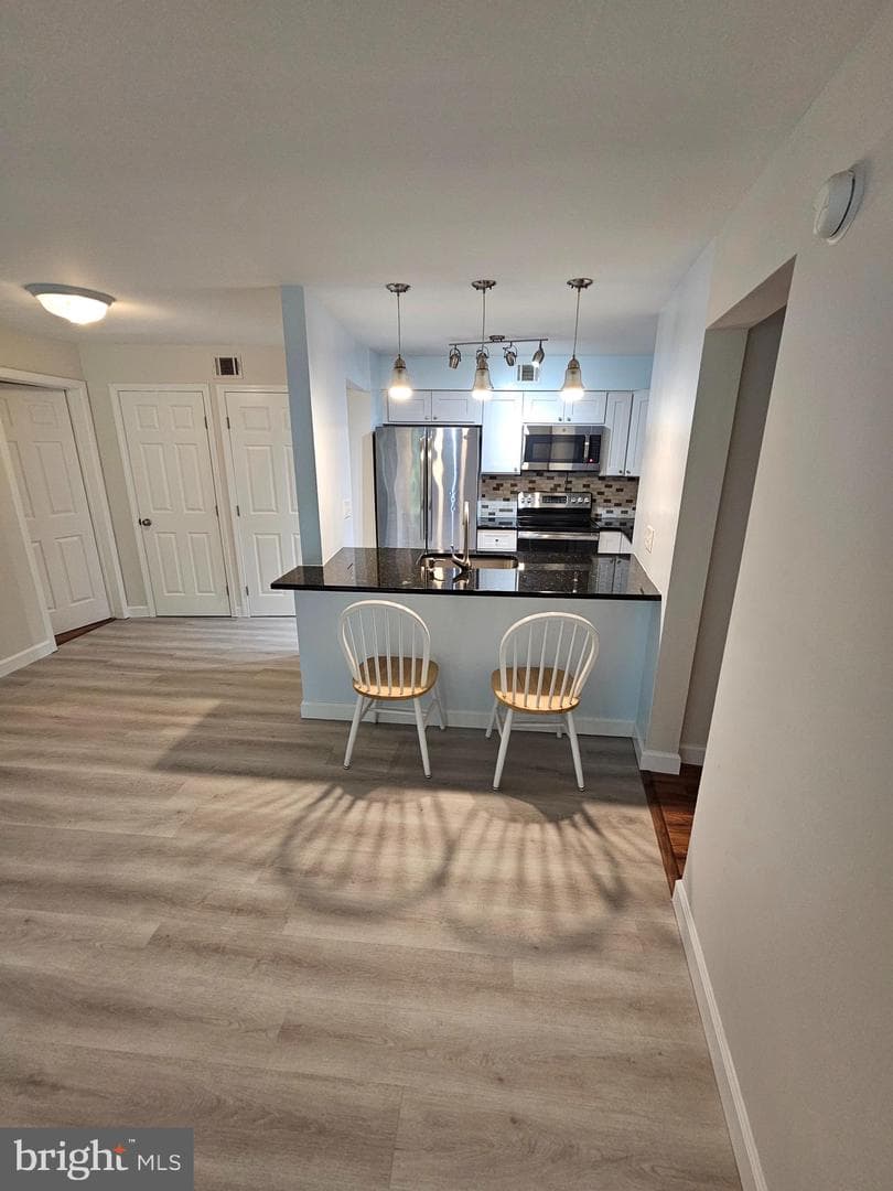 5809 Royal Ridge Drive #i photo 2