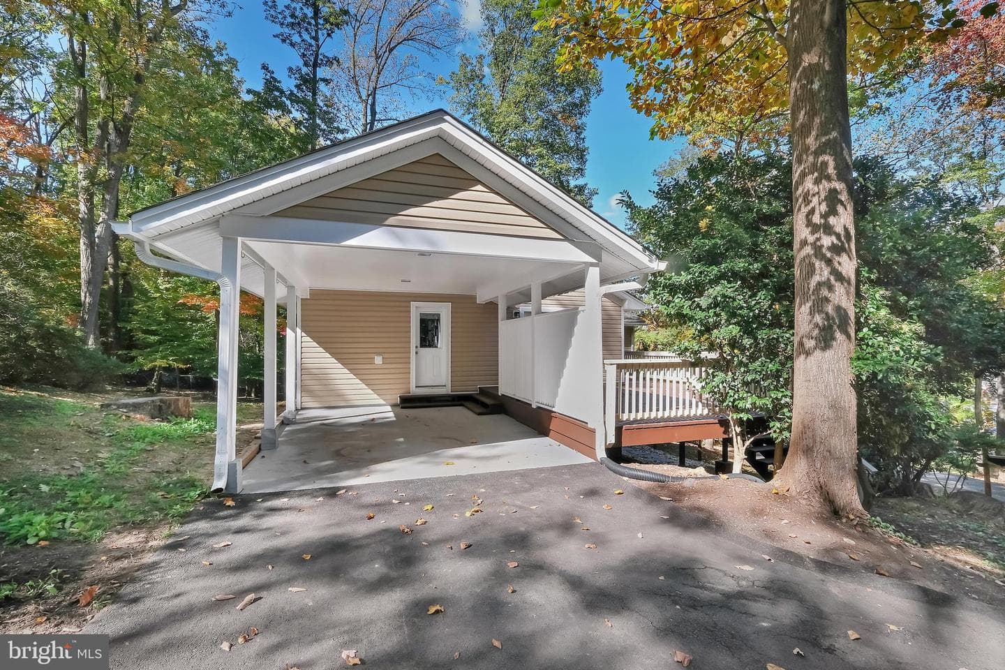 6829 Cherry Lane photo 4
