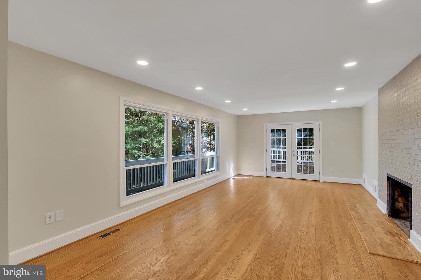 6829 Cherry Lane photo 8