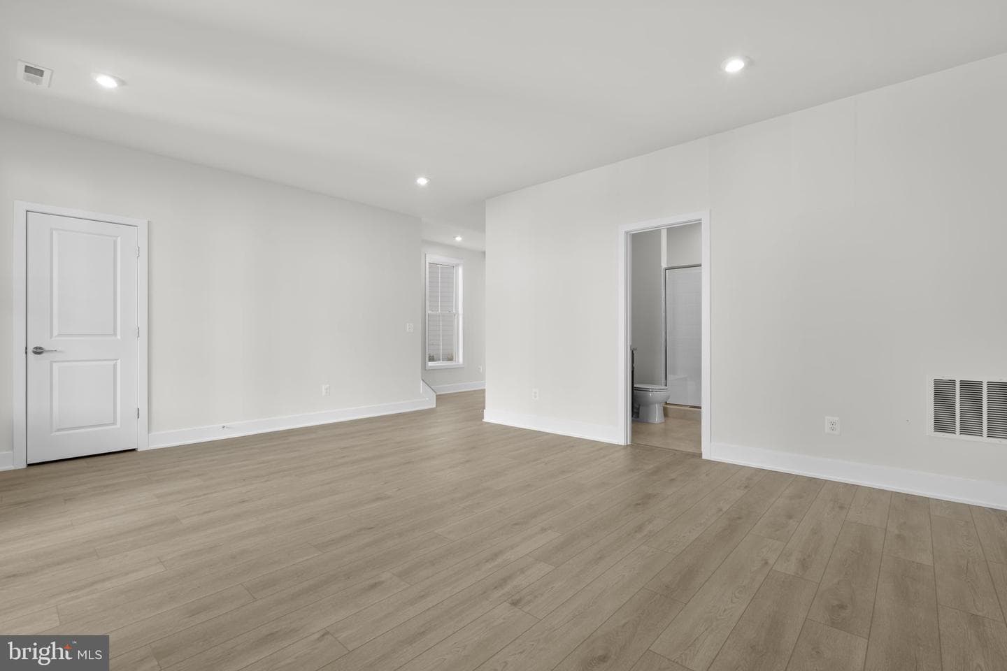 13730 Aviation Place photo 34