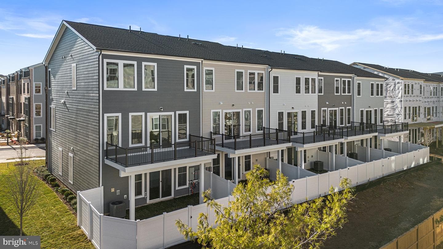 13730 Aviation Place photo 37