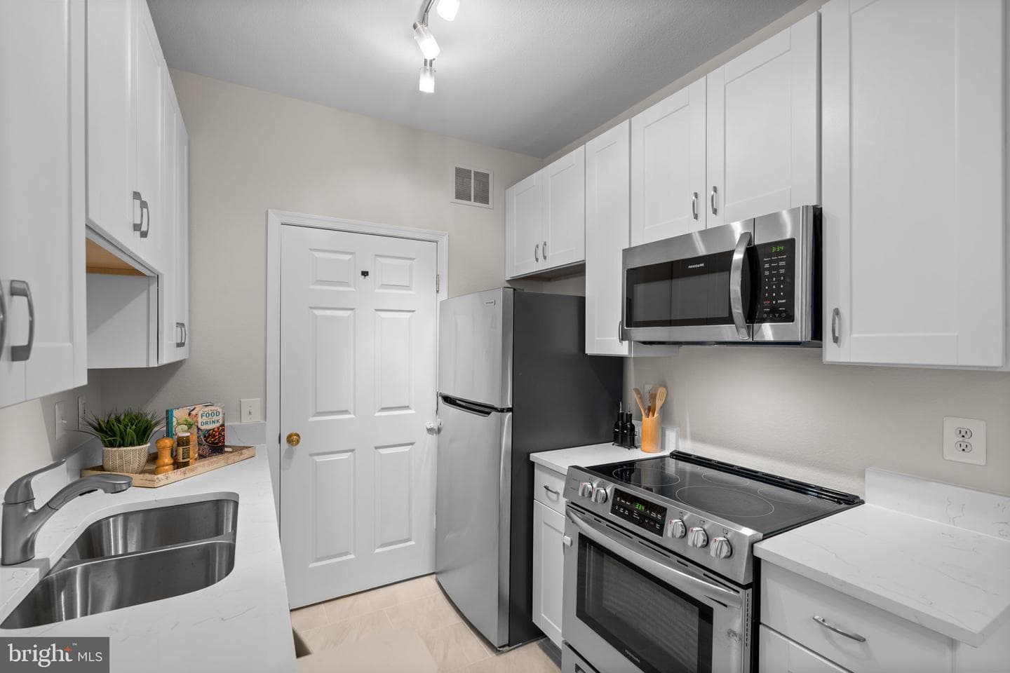 1570 Spring Gate Drive #7303 photo 12