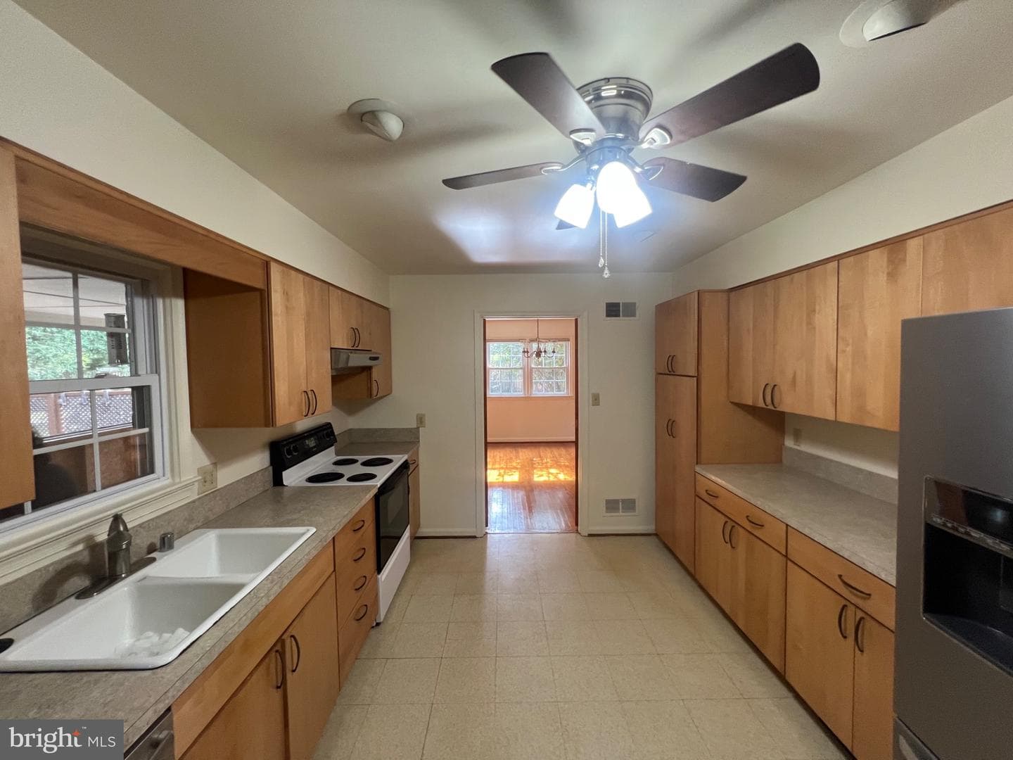 10923 Belmont Boulevard photo 40