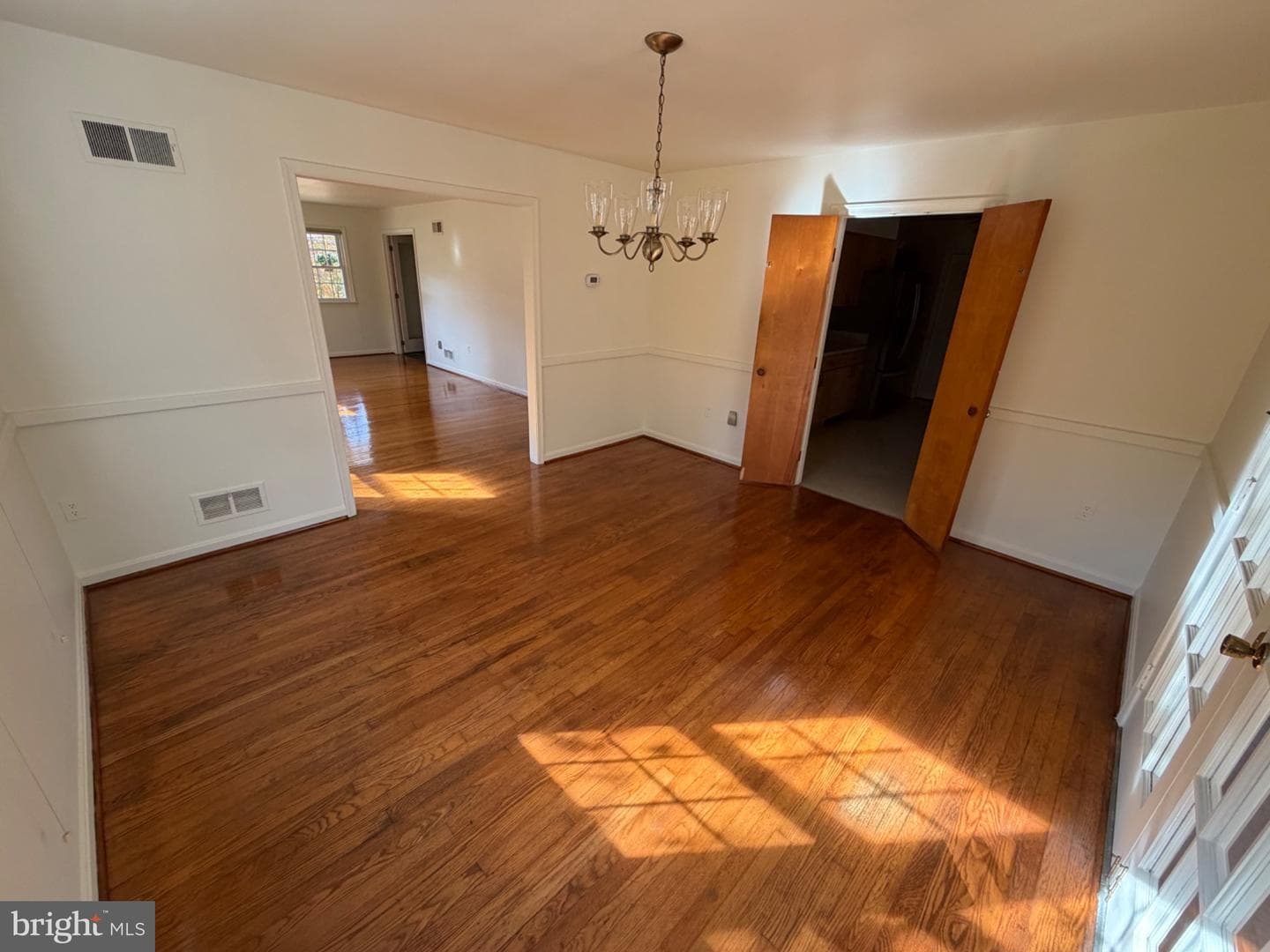 10923 Belmont Boulevard photo 62