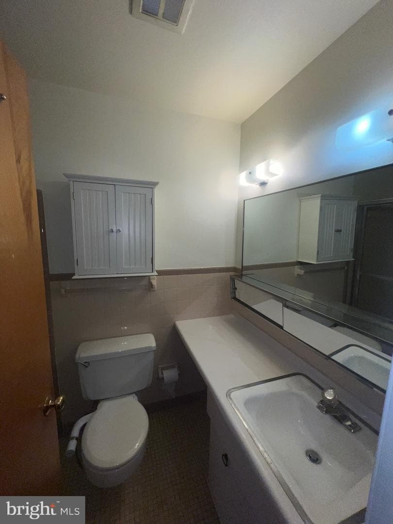 10923 Belmont Boulevard photo 81