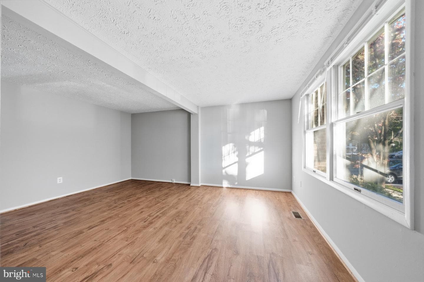 2838 Raymond Court photo 7