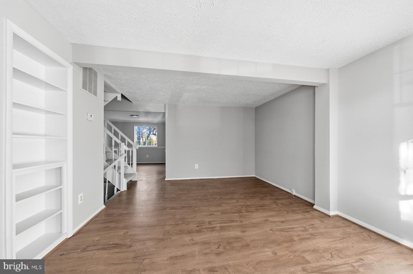 2838 Raymond Court photo 8