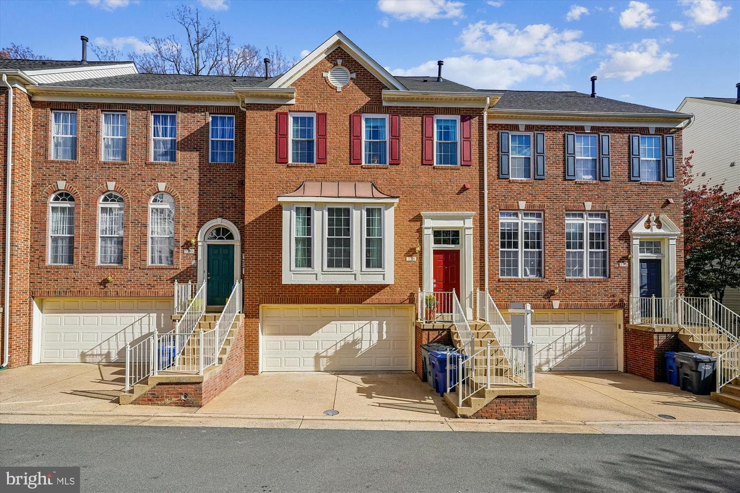 2711 Manhattan Place photo 2