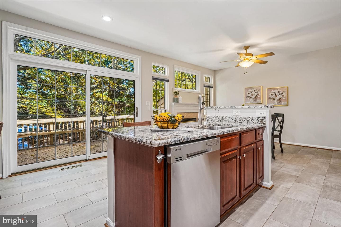 2711 Manhattan Place photo 24