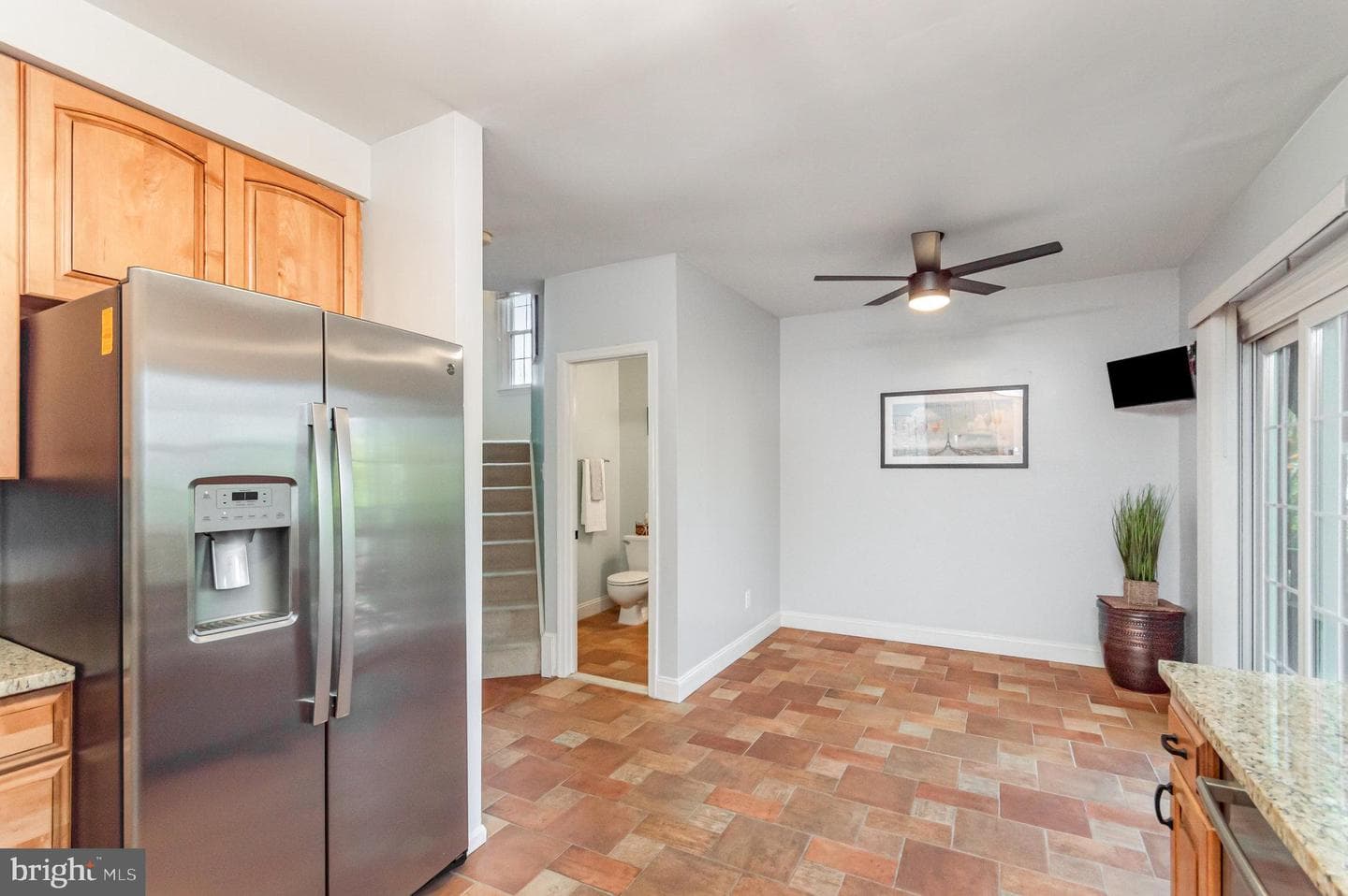 7039 Kings Manor Drive photo 10