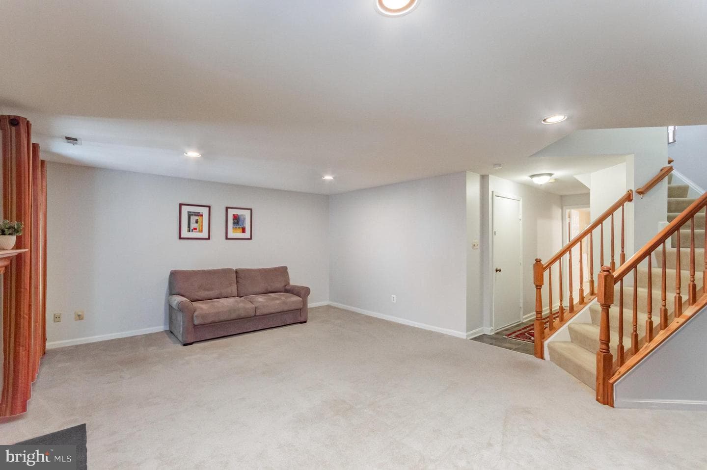 7039 Kings Manor Drive photo 15