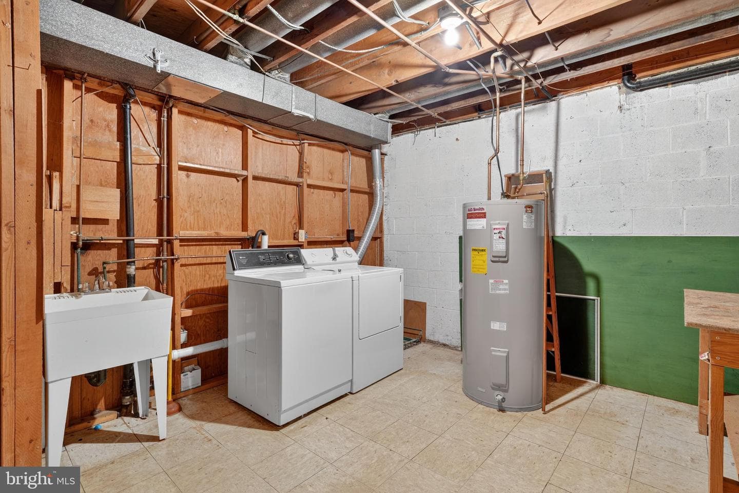 7416 Hallcrest photo 18