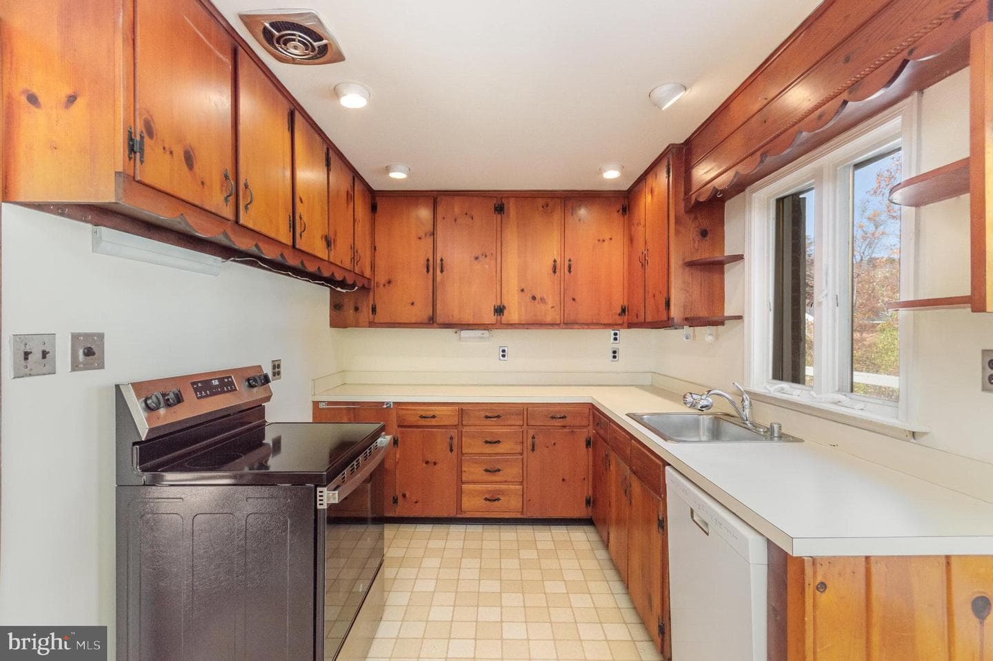 6478 Woodridge Road photo 12