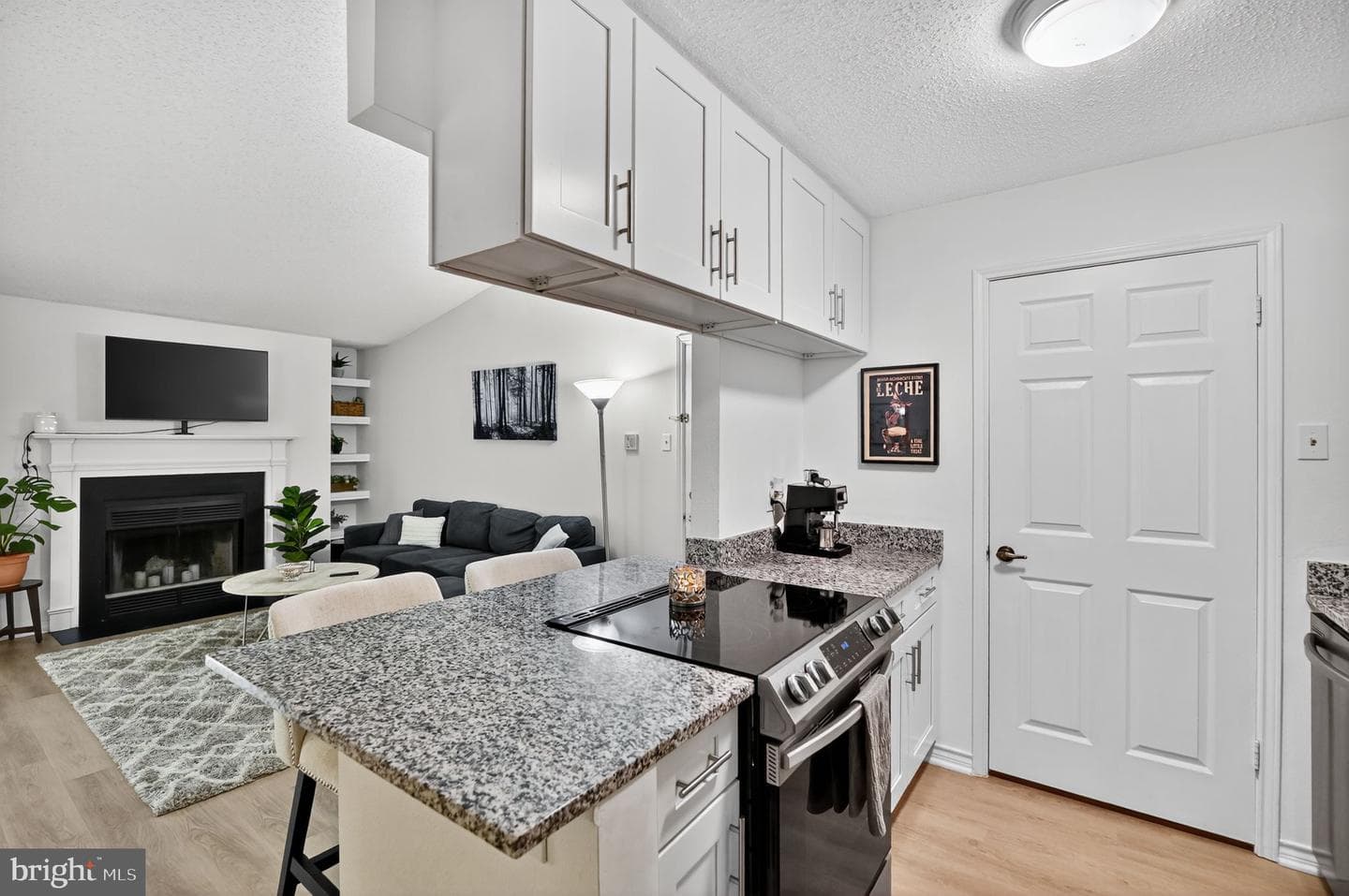 1530 Lincoln Way #302 photo 10