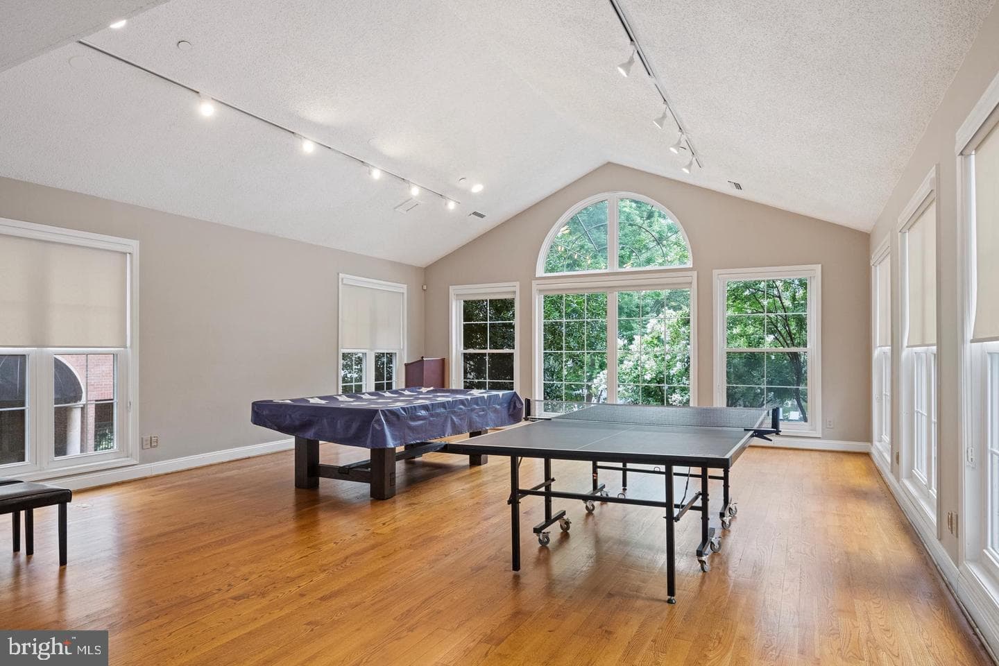 1530 Lincoln Way #302 photo 28