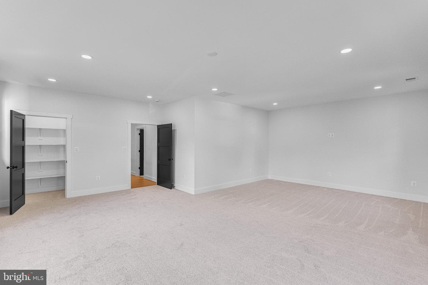 2129 Mckay Street photo 30